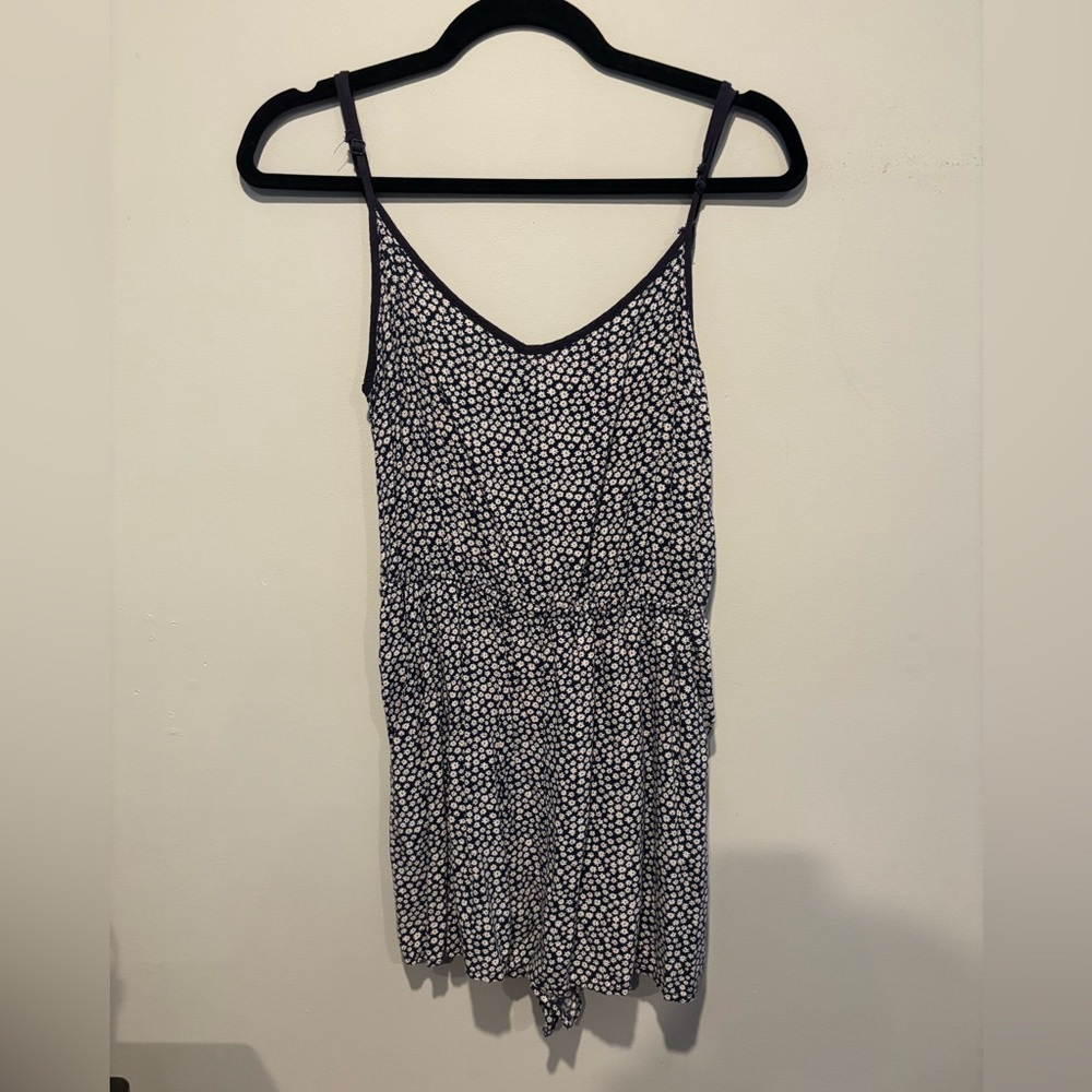 💕3/$25💕 H&M Floral Romper